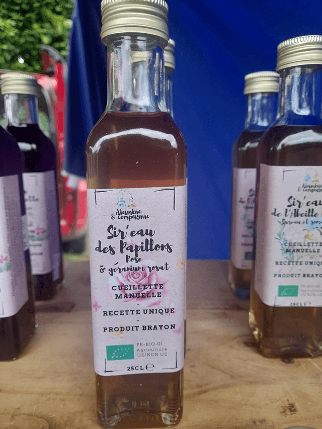 Sir&#039;eau du papillon (rose et géranium rosat)
