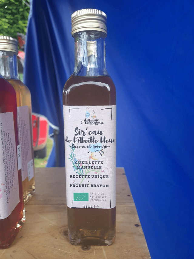 Sir&#039;eau de l&#039;abeille bleue (sureau et romarin)